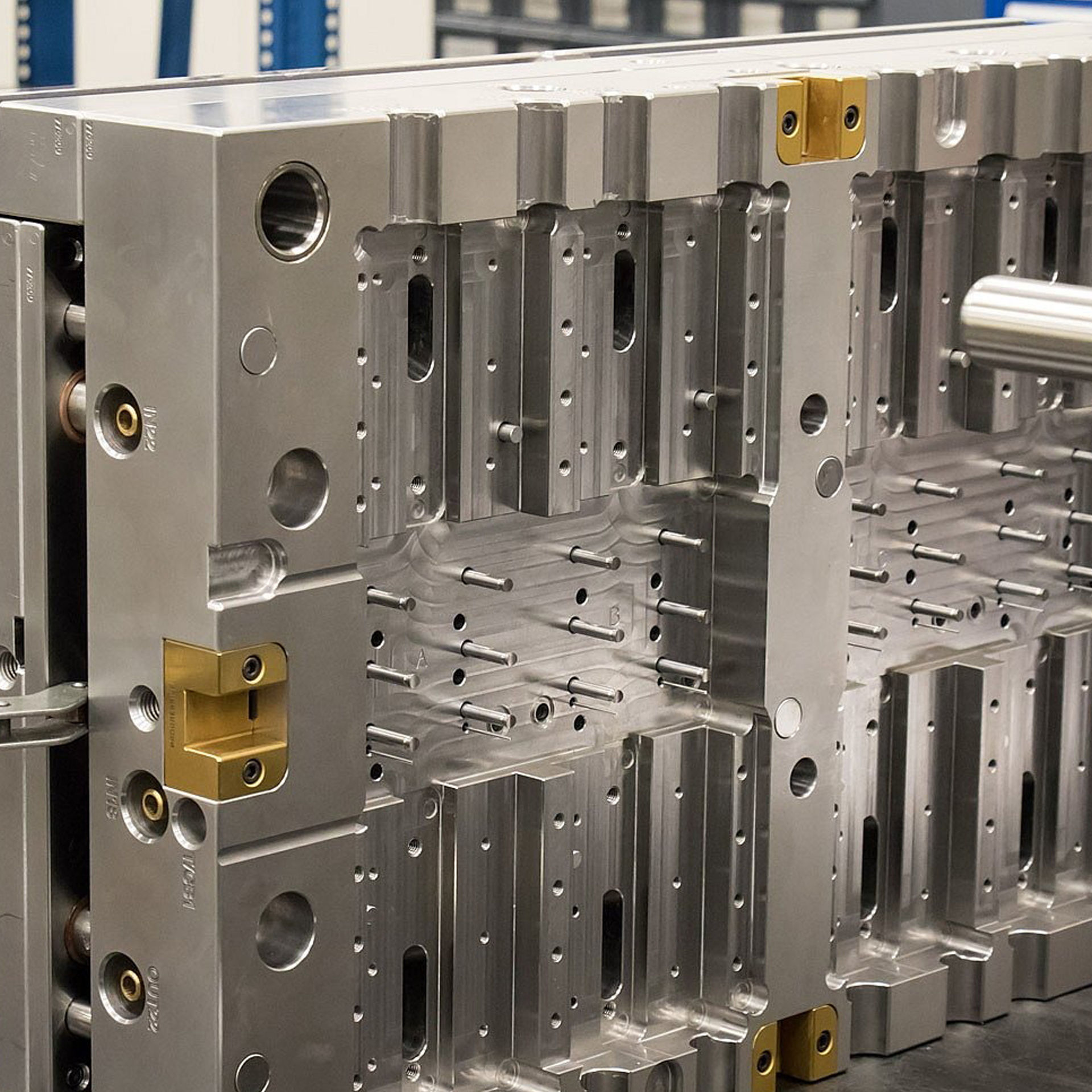 Plastik Enjeksiyon Kalıpları